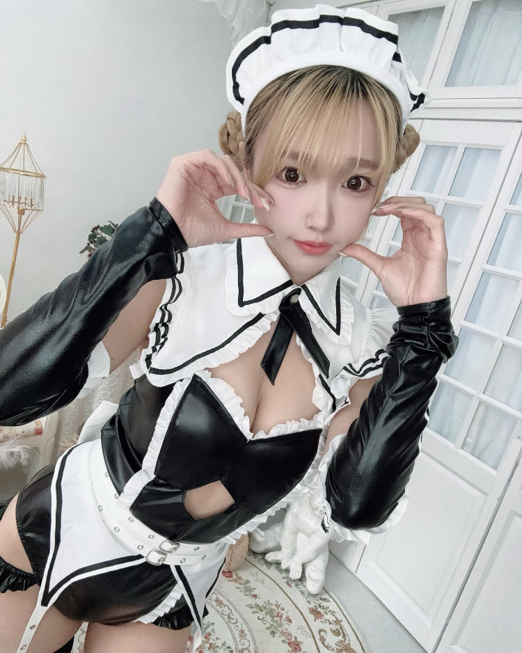 香港美女《Cherie Yeung Yui 唯唯》脸赞又细腰！扮演任何角色都可轻易驾驭！