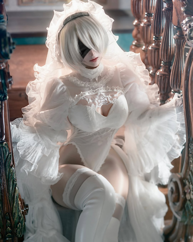 朦眼更色气！日本Coser《いも》扮演「尼尔：自动人形」展现胸大腿长性感好身材！