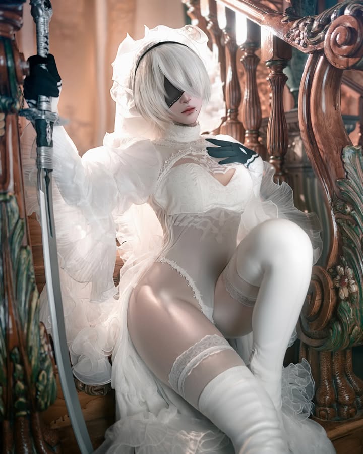 朦眼更色气！日本Coser《いも》扮演「尼尔：自动人形」展现胸大腿长性感好身材！