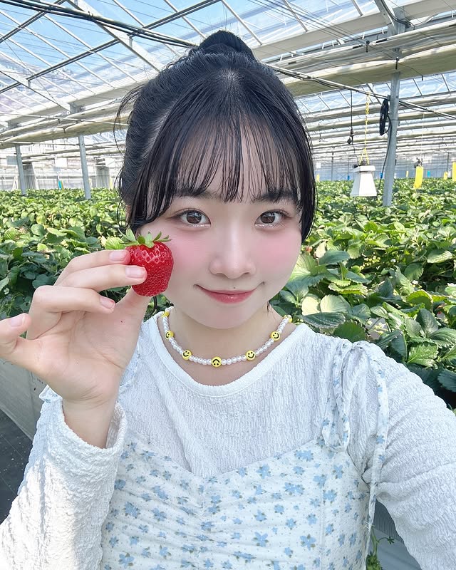 来自秋田的女孩《秋田 そな》气质神似秋田犬！肉感十足有如大型犬的魅力！