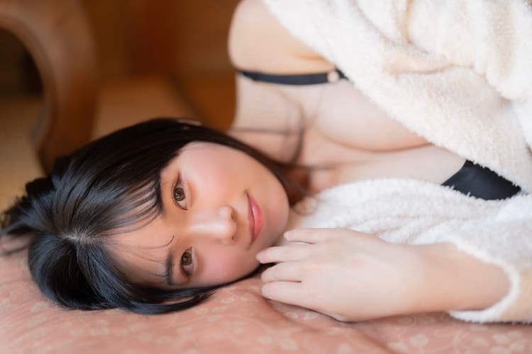 来自秋田的女孩《秋田 そな》气质神似秋田犬！肉感十足有如大型犬的魅力！