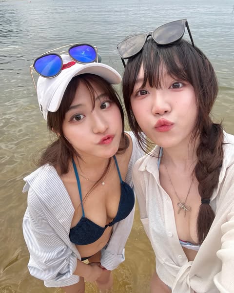 香妹《Hayley Wong》清纯又可爱！却有藏不住的危险胸器...