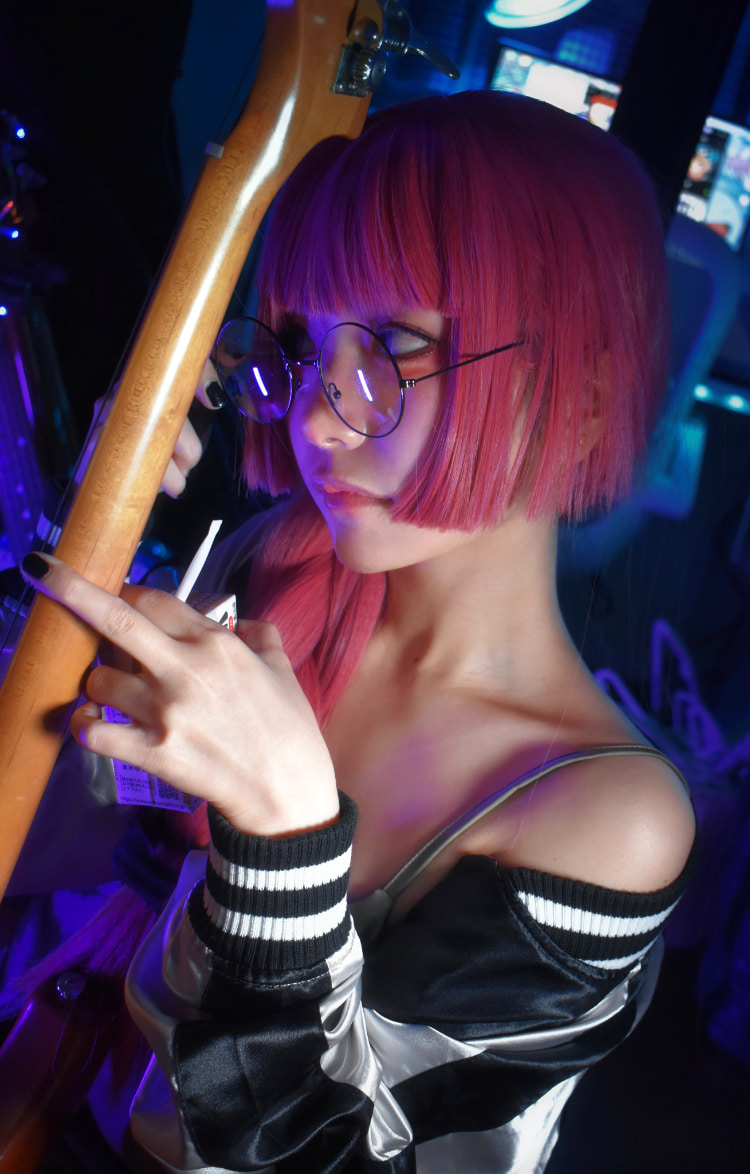 GnC5GI3aIAAs-dj.jfif