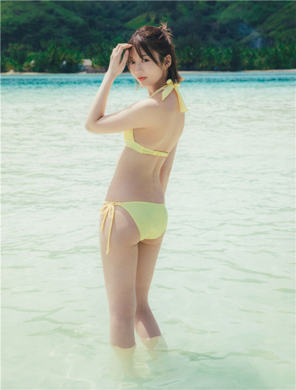 Takamoto-Ayaka-1st-Photobook-Page-048.jpg