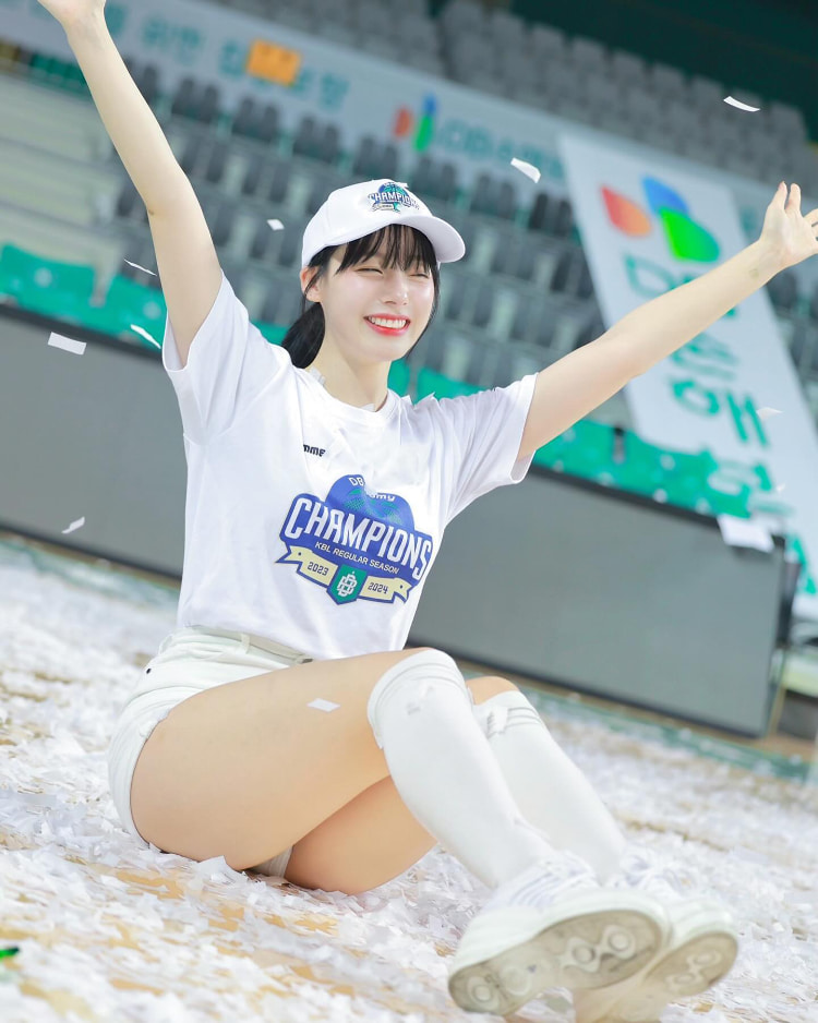 撕漫美女《河智苑하지원》啦啦队最闪耀的美颜!史上最年轻入队女子其一!