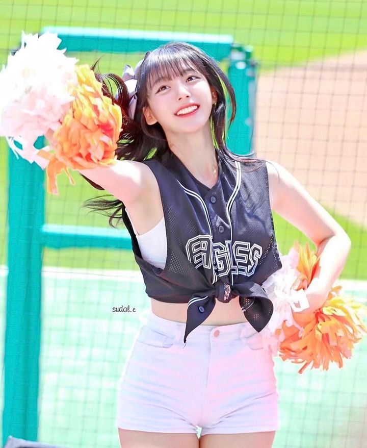 撕漫美女《河智苑하지원》啦啦队最闪耀的美颜!史上最年轻入队女子其一!