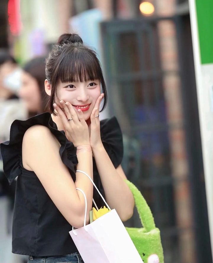 撕漫美女《河智苑하지원》啦啦队最闪耀的美颜!史上最年轻入队女子其一!