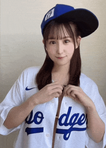 前偶像《水沢まい 》热爱大谷翔平掀球衣露两粒！奶量与球速成正比！
