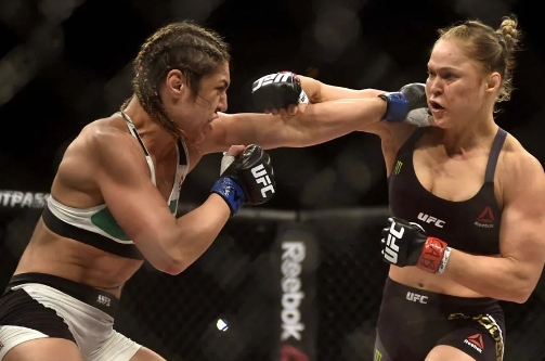 文艺复兴战场？超越肉搏的赛事《MMA中世纪战甲赛》体验古时候人们打架！