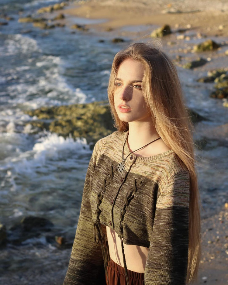 美到网友傻眼！宛如仙女转世的《Nimuena》角色扮演精灵简直本色演出！