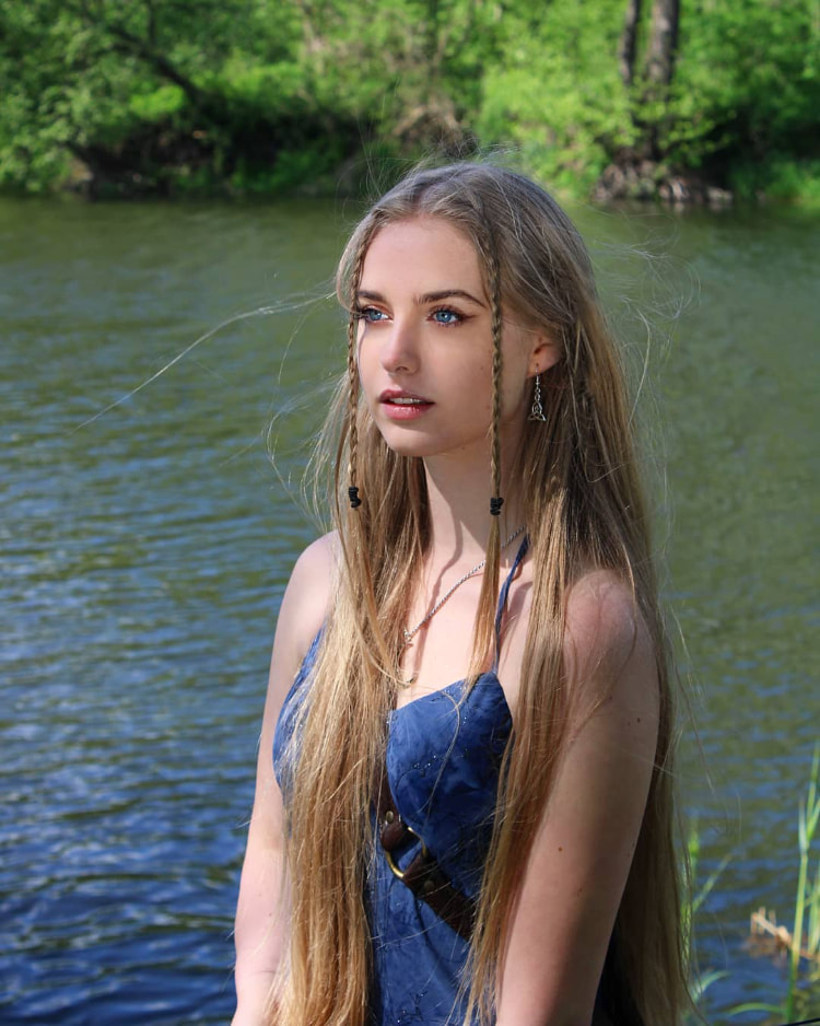 美到网友傻眼！宛如仙女转世的《Nimuena》角色扮演精灵简直本色演出！