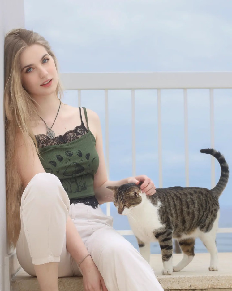 美到网友傻眼！宛如仙女转世的《Nimuena》角色扮演精灵简直本色演出！