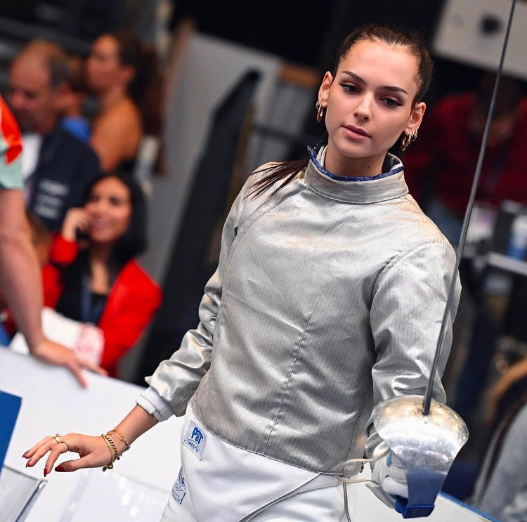 2024巴黎奥运《Luca Szucs》击剑场最辣美女！小组赛惜败但美貌绝对有金牌！