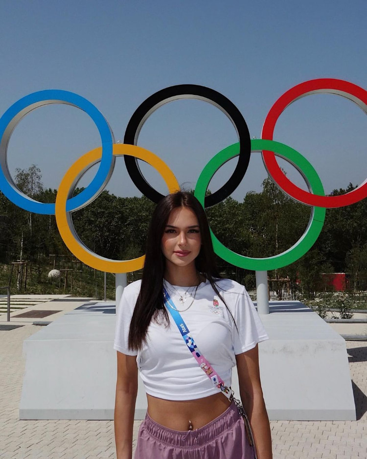 2024巴黎奥运《Luca Szucs》击剑场最辣美女！小组赛惜败但美貌绝对有金牌！