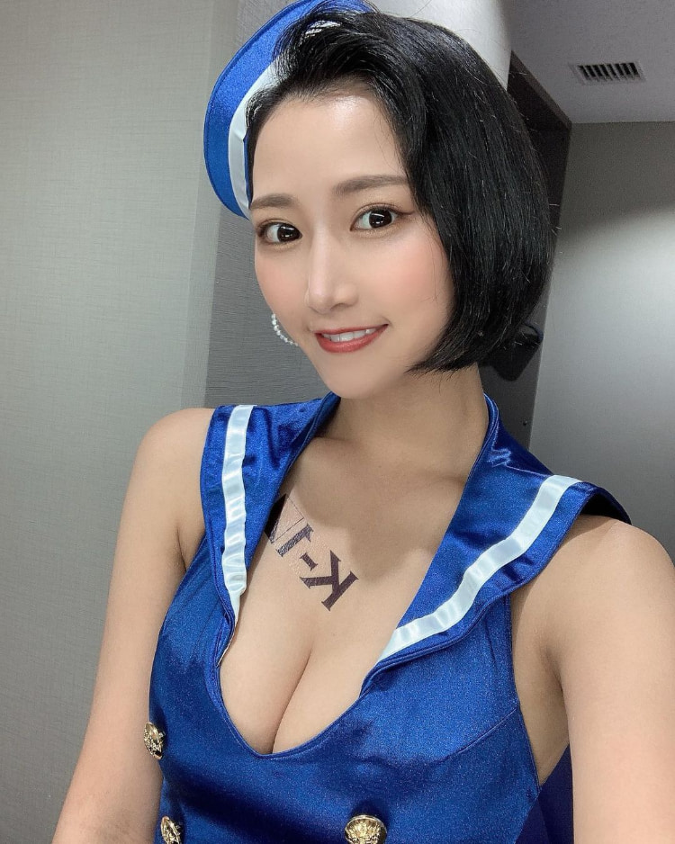 长发带出气质!混血儿实况主《川瀬もえ》甜美脸蛋与性感美乳全都拥有!