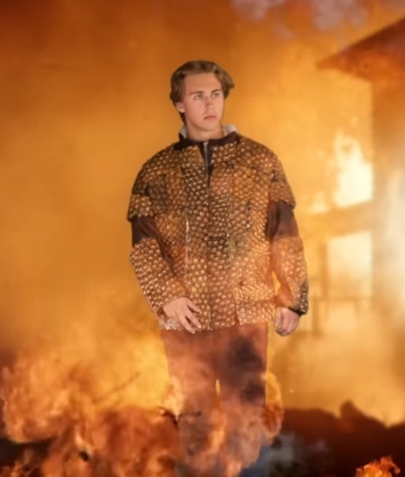 最环保的保护层《凤梨皮铠甲》炙烧Body没问题！帅哥实测超耐高温！