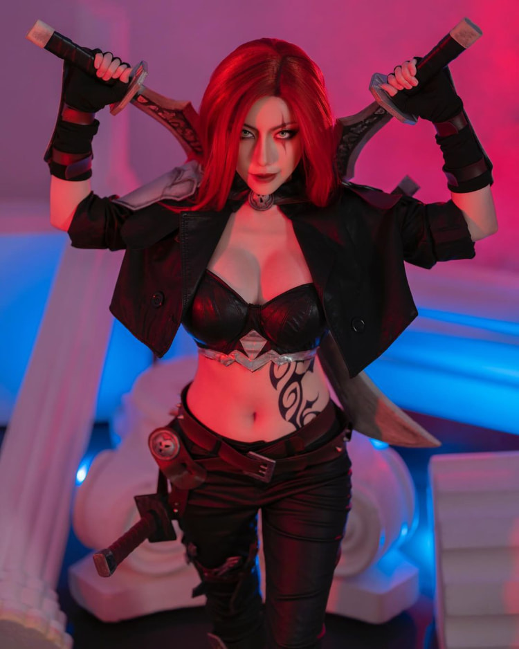 抓不住！越南正妹《Ain Nguyen》全裸Cosplay展现超大奶量！