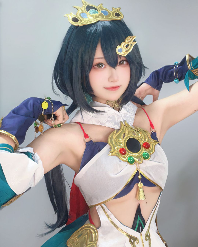 可爱的娇羞感！嫩乳微露《千阳》散发清纯迷人的性感味道！