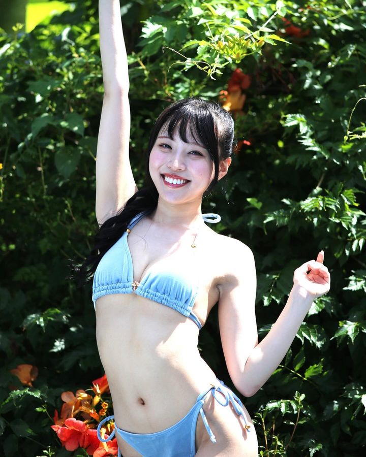 胸大更有脑！火辣美女《りさありさ》写真偶像竟是「门萨俱乐部」会员！