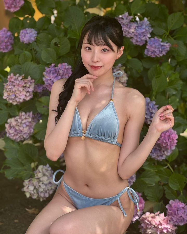 胸大更有脑！火辣美女《りさありさ》写真偶像竟是「门萨俱乐部」会员！