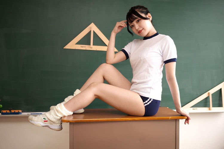 胸大更有脑！火辣美女《りさありさ》写真偶像竟是「门萨俱乐部」会员！