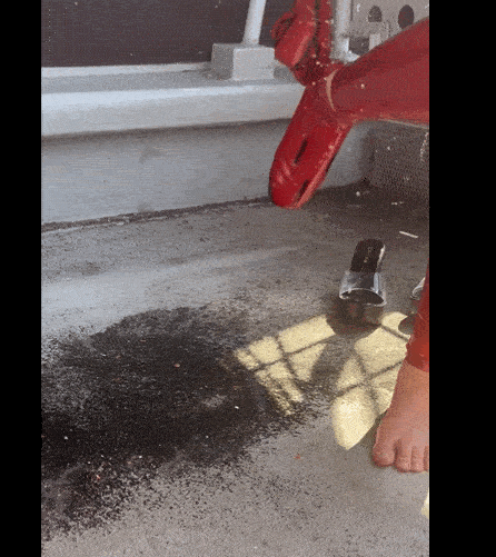 美女《ぐりこ》COS还原EVA明日香！结果造成胶体衣流出香汗瀑布！