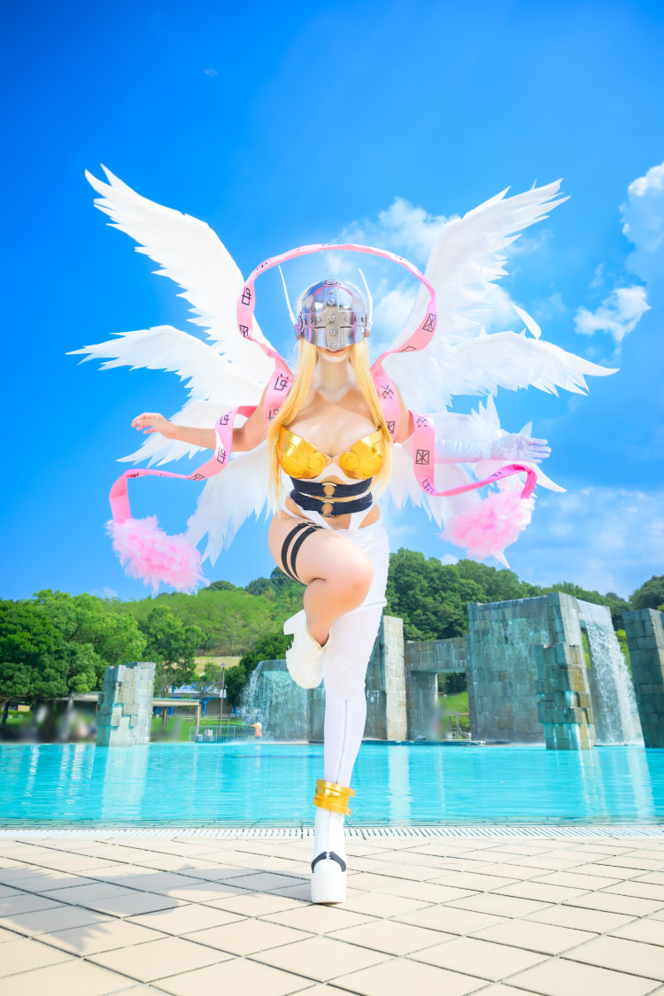 美到不行！日本Coser《るなちっち》奇迹还原「天女兽」神圣英姿！