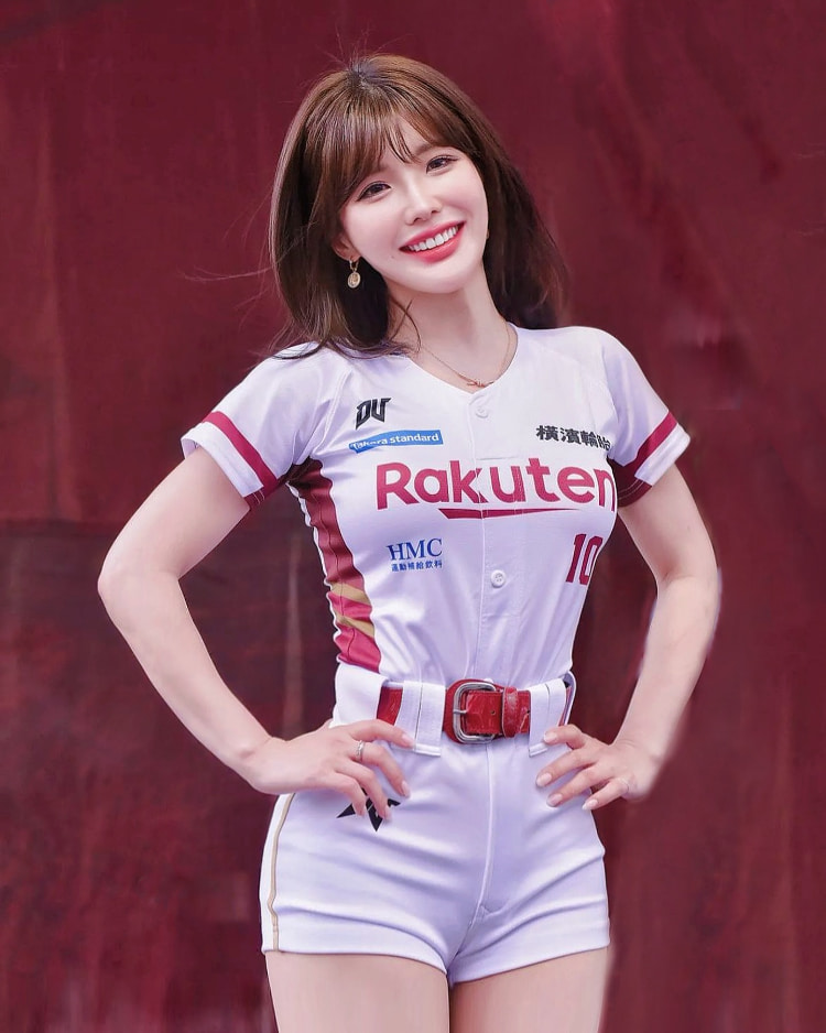 首位进军海外啦啦队队员《壮壮》用蜜桃臀征服全球！漂亮的应援女神是她！