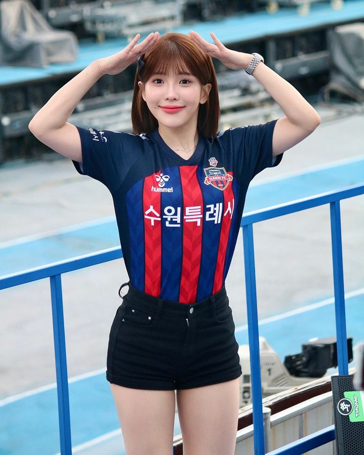 首位进军海外啦啦队队员《壮壮》用蜜桃臀征服全球！漂亮的应援女神是她！