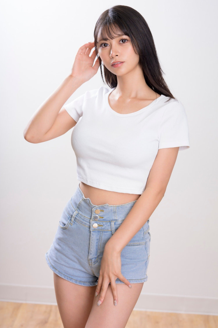 令和混血《山田あい》混血I罩杯年轻人!小麦肤色再次感受青春魅力!