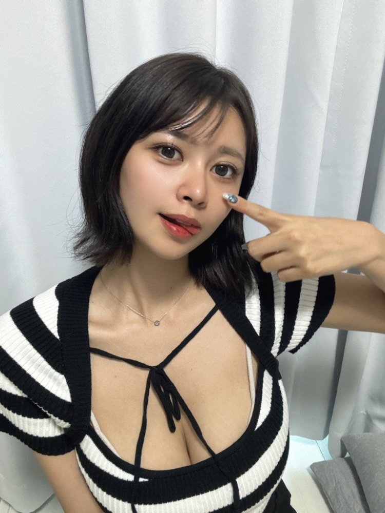 令和混血《山田あい》混血Ｉ罩杯年轻人！小麦肤色再次感受青春魅力！