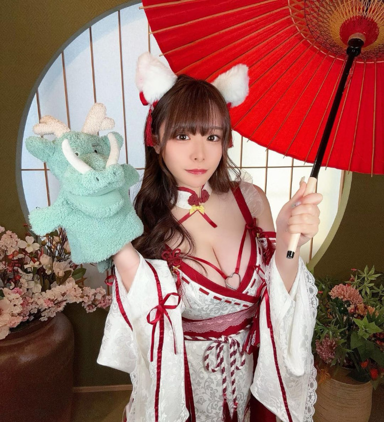 令和美女《haruni》00后出生标准漂亮美人胚子！欧派跟人一样亭亭玉立！