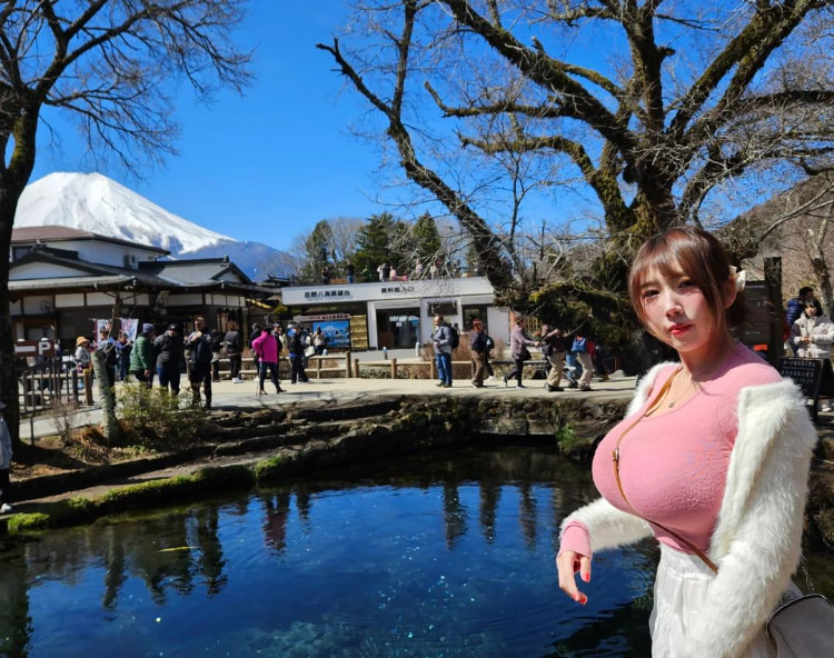 K级网红《Velvet 7》日本旅游爆红！樱花漫步影片双球跟着疯狂跳动！