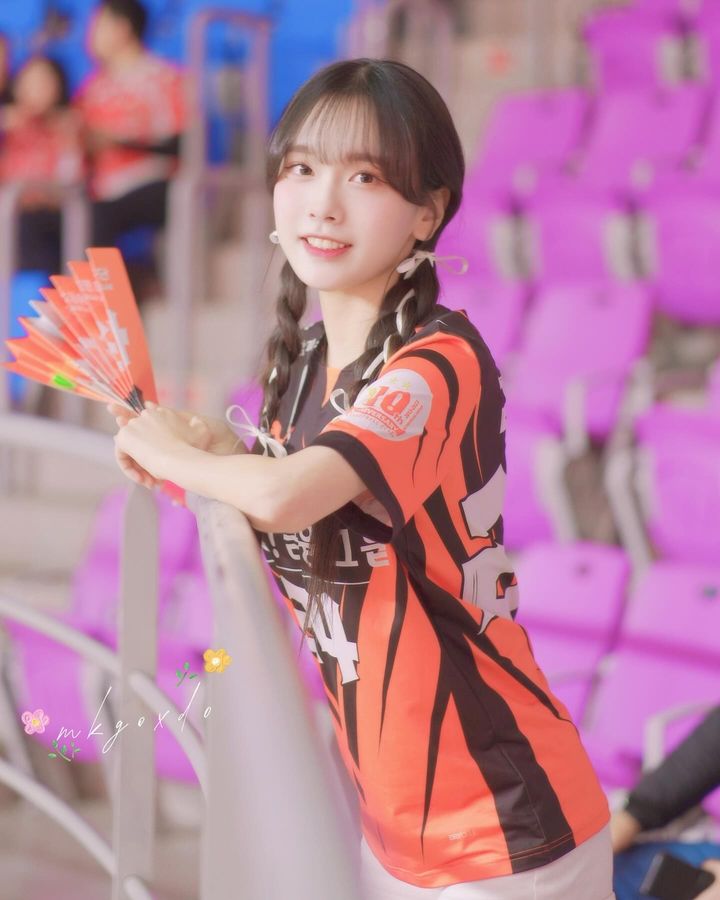 无敌漂亮!韩国啦啦队的精灵《金佳恩 김가은》稚嫩感不输年轻偶像女团!