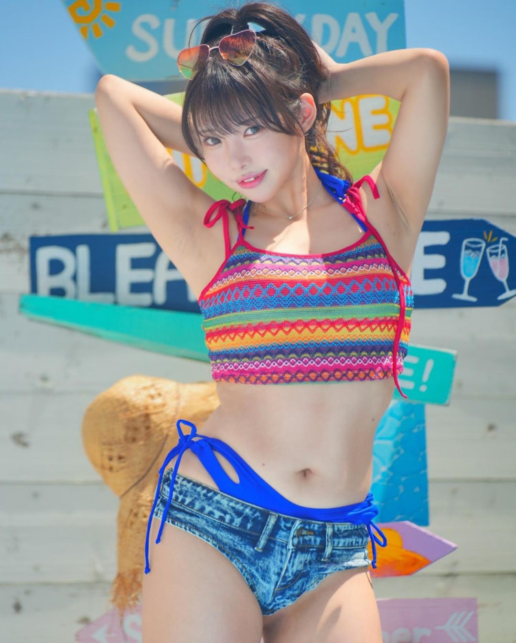 超紧实蜜大腿《仆のプリン》下半身比上半身精彩！另类绝对领域网友超激推！