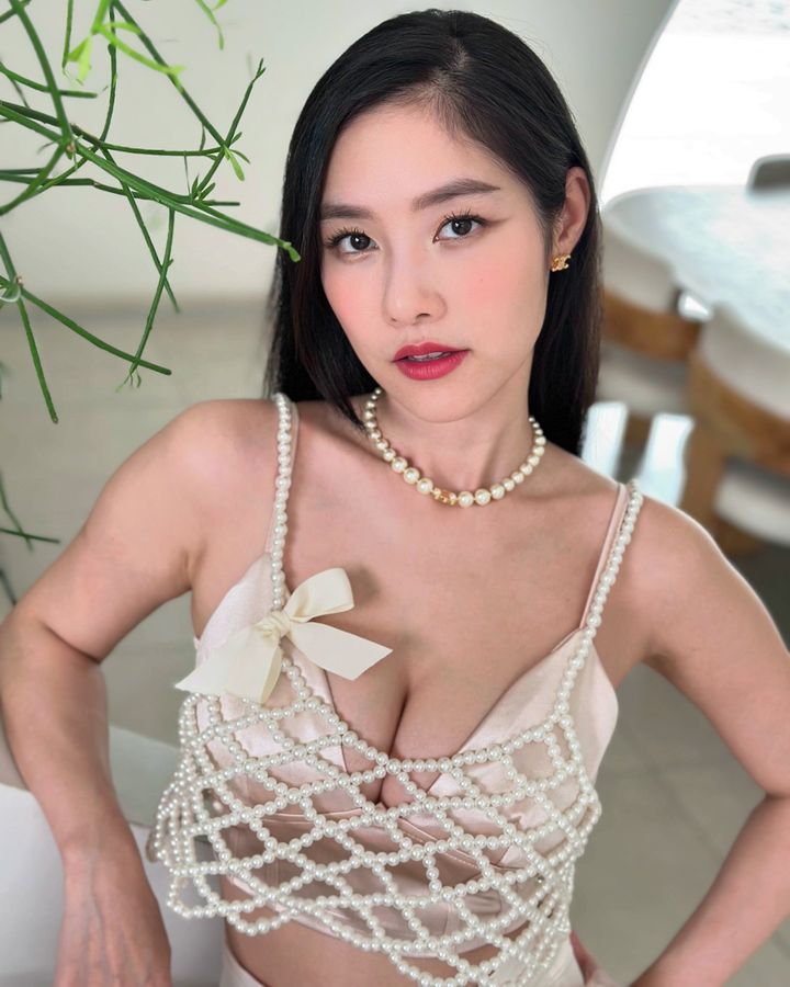 老师泰辣！《泰国中文老师》吸睛的「垂坠感泰奶」让人无法移开视线！