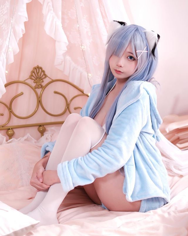 稚嫩美少女《小堇》欧派嫩到快出汁!恶魔系女友氛围感满满!