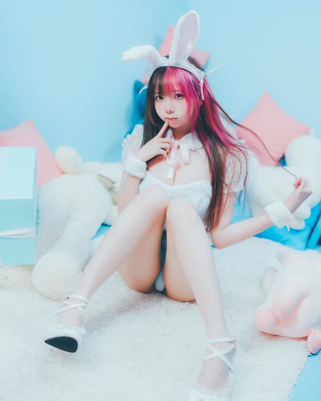 稚嫩美少女《小堇》欧派嫩到快出汁!恶魔系女友氛围感满满!