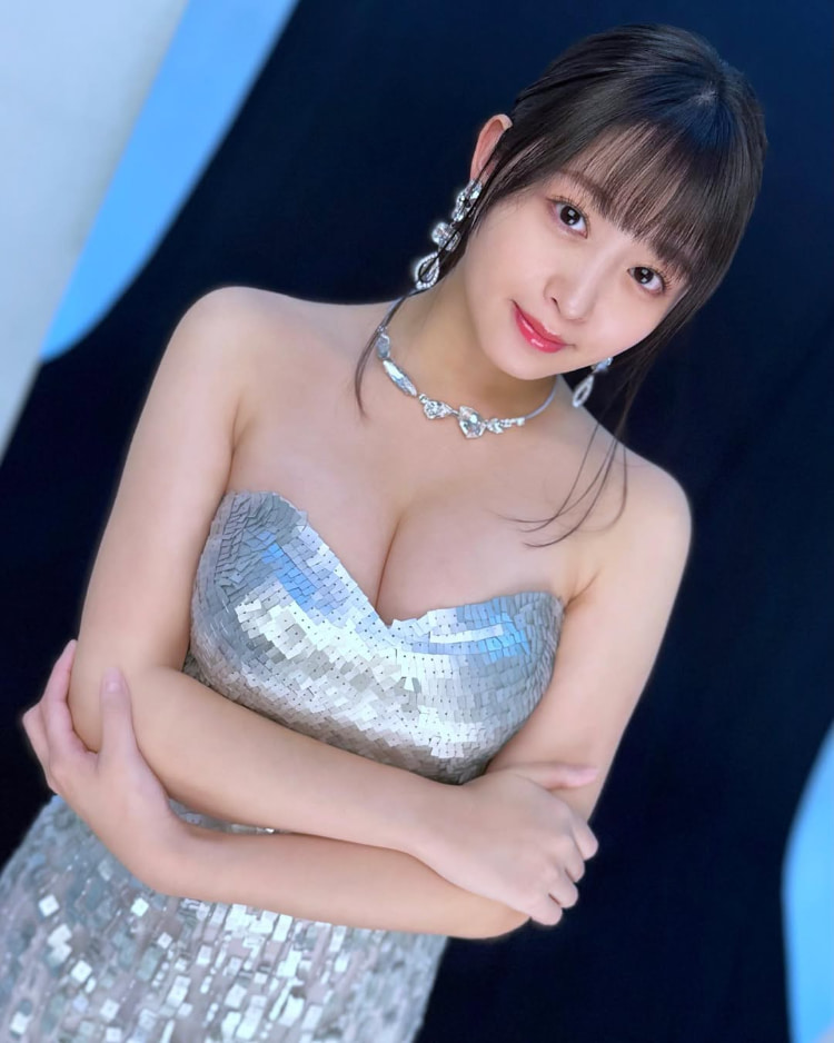 清新自然！摄影会常客《美月绚音》平易近人的火辣性感最对味！