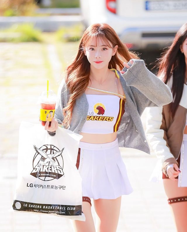最美啦啦队外援《金娜研 김나연》甜美颜值融化粉丝！应援动感尽显好身材！