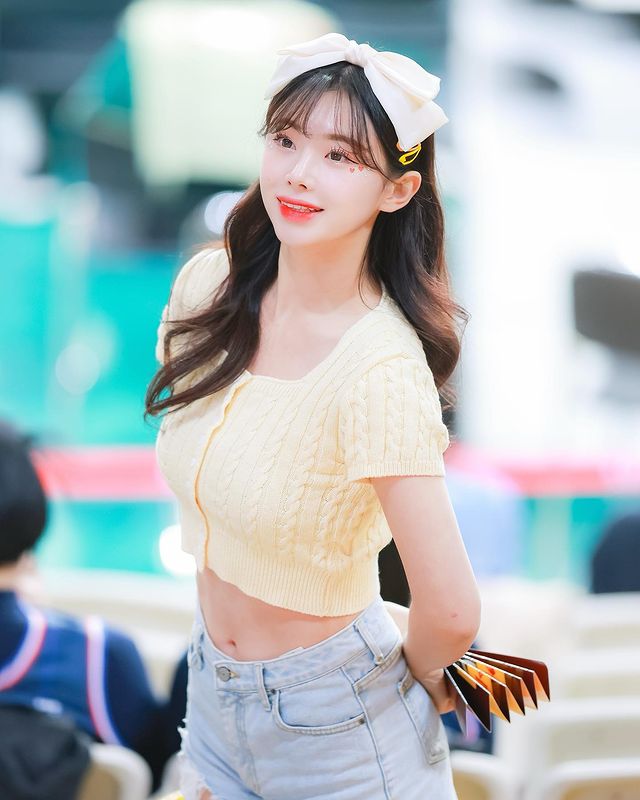 最美啦啦队外援《金娜研 김나연》甜美颜值融化粉丝！应援动感尽显好身材！