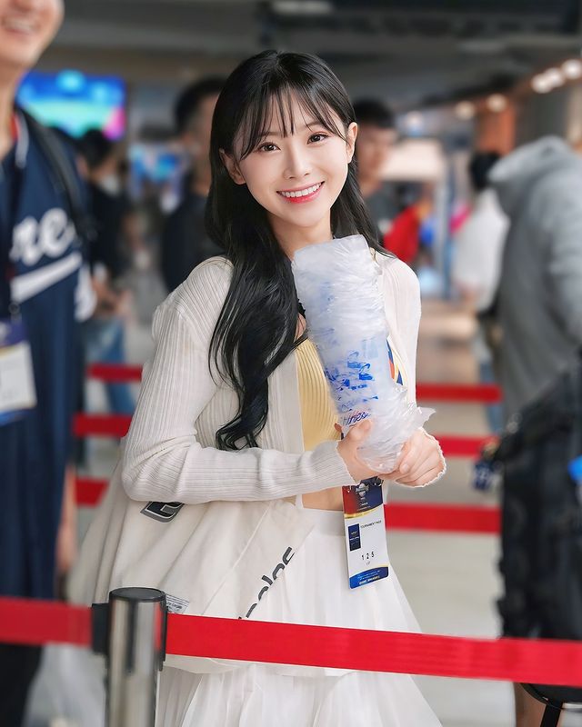 最美啦啦队外援《金娜研 김나연》甜美颜值融化粉丝！应援动感尽显好身材！