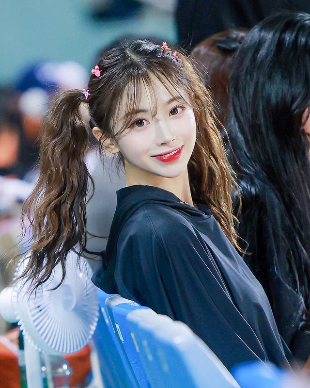 最美啦啦队外援《金娜研 김나연》甜美颜值融化粉丝！应援动感尽显好身材！