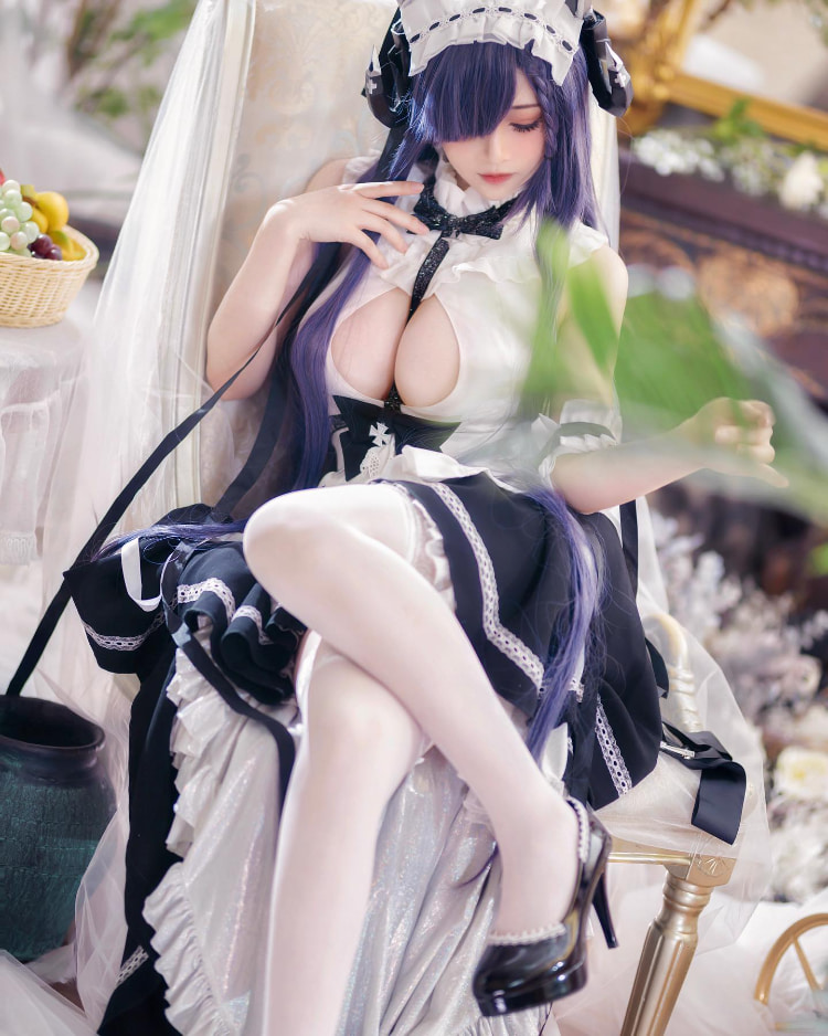 Cosser《叉子宝宝》奶香四溢！胸前白皙的大宝贝快掉出来！