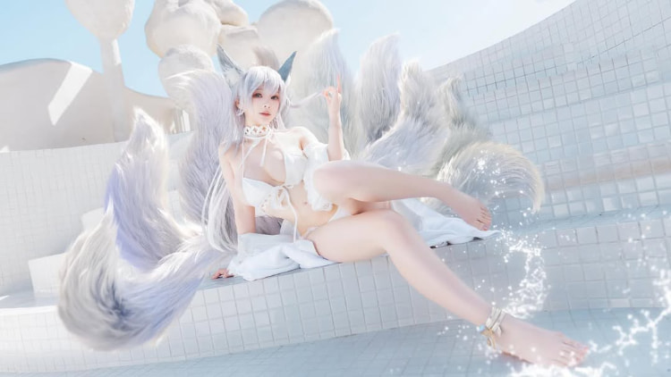 Cosser《叉子宝宝》奶香四溢！胸前白皙的大宝贝快掉出来！