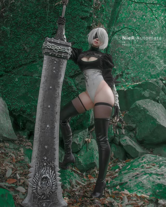 精致嫩颜Cos《プーpuutin》如人偶般BODY！最热爱经典角色「2B」美臀嫩胸！