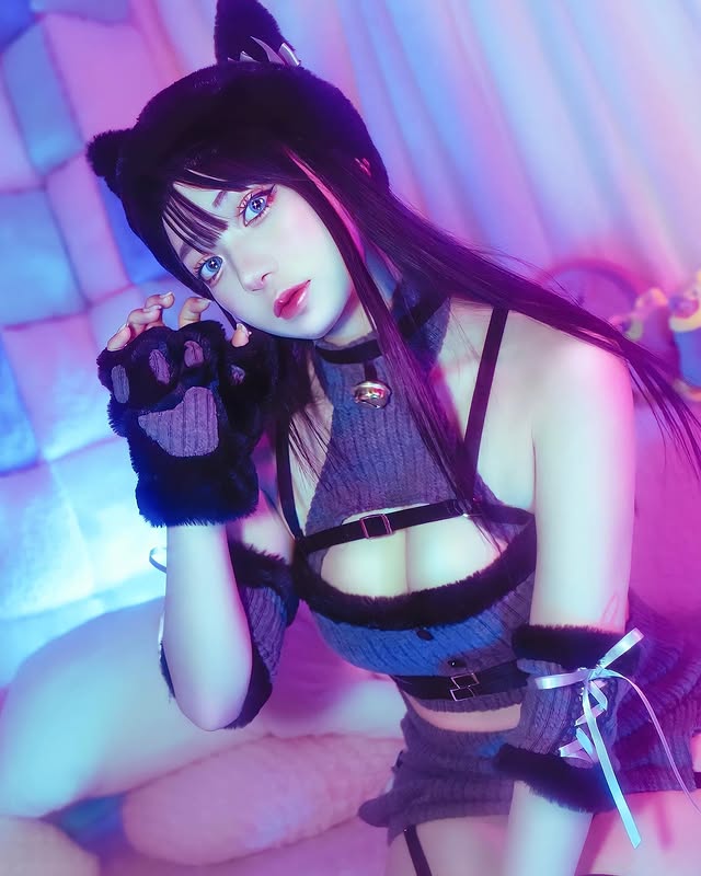 精致嫩颜Cos《プーpuutin》如人偶般BODY！最热爱经典角色「2B」美臀嫩胸！