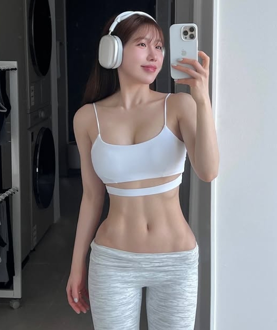 韩国最正瑜珈老师《나나윤 김나윤 nana》腰臀比超越偶像美!还是位人妻!