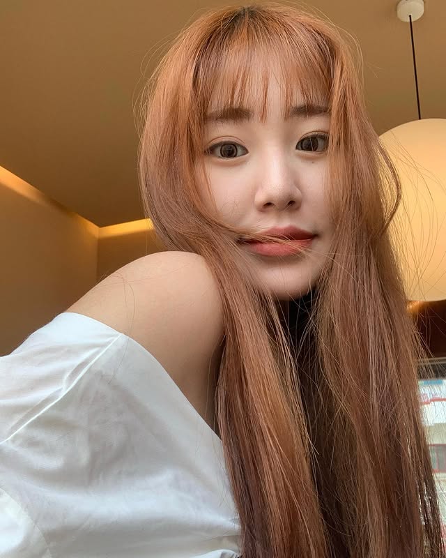 咖啡店美女板娘《임세민1 im sm》藏不住的大UU想跟她要一杯现冲拿铁！