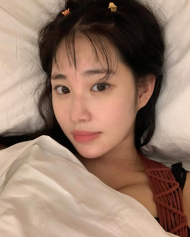 咖啡店美女板娘《임세민1 im sm》藏不住的大UU想跟她要一杯现冲拿铁！